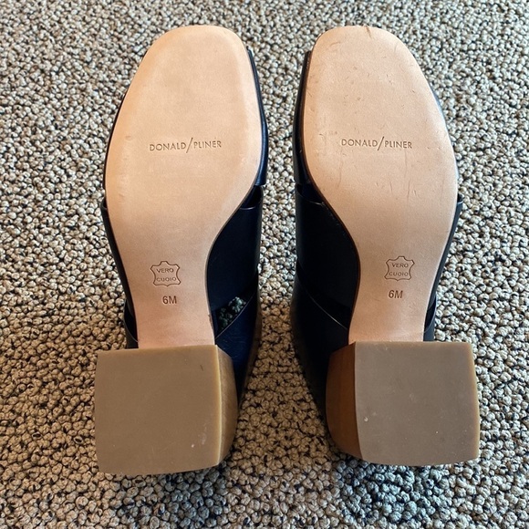 NWOT Donald Pliner Lilia Black Block Heel Mules Size 6 - Picture 6 of 7